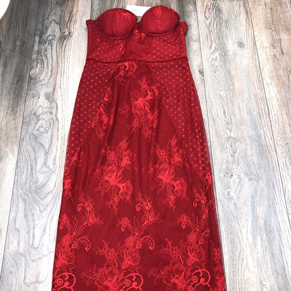 NWT Lovers + Friends Tinley Red Lace Midi Dress - Picture 4 of 8